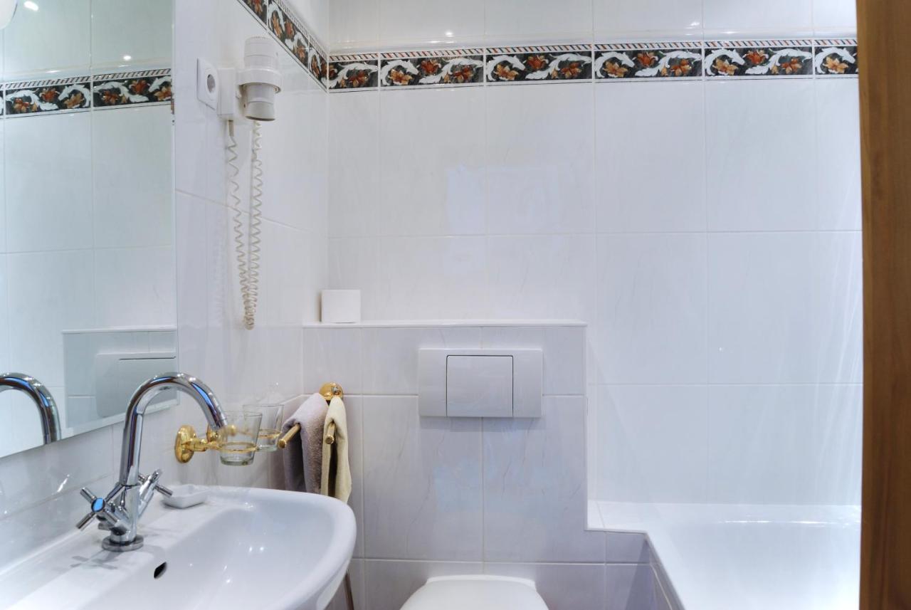 Double Room Private Bathroom