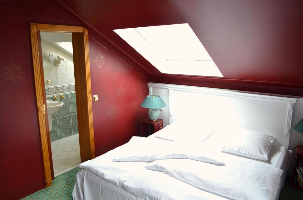 Double Room Private Bathroom
