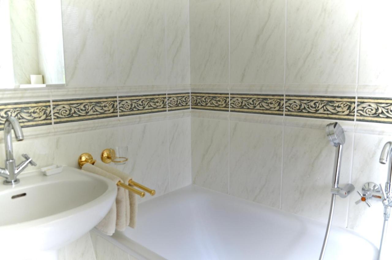 Double Room Private Bathroom